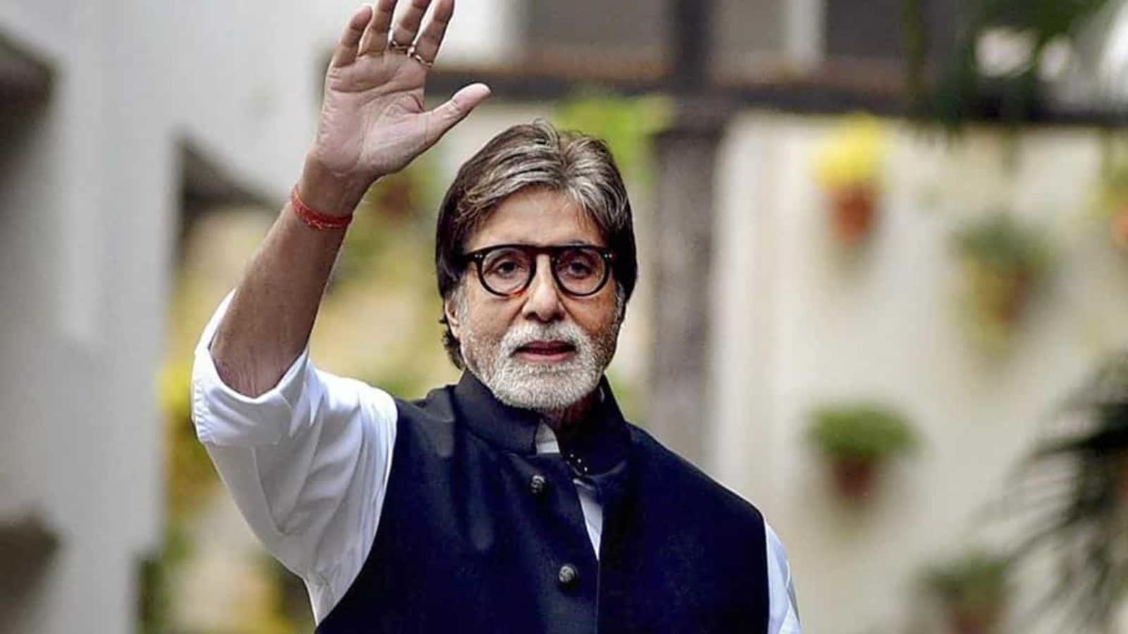 Amitabh Bachchan cancels contract with pan masala brand: Read why